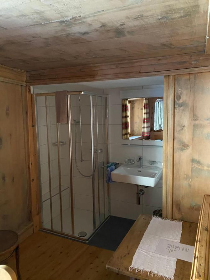 Hotel Chasa Chalavaina Müstair Camera foto