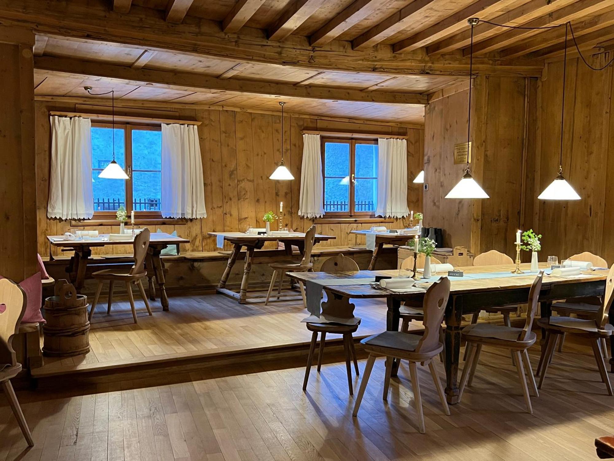 Hotel Chasa Chalavaina Müstair Esterno foto