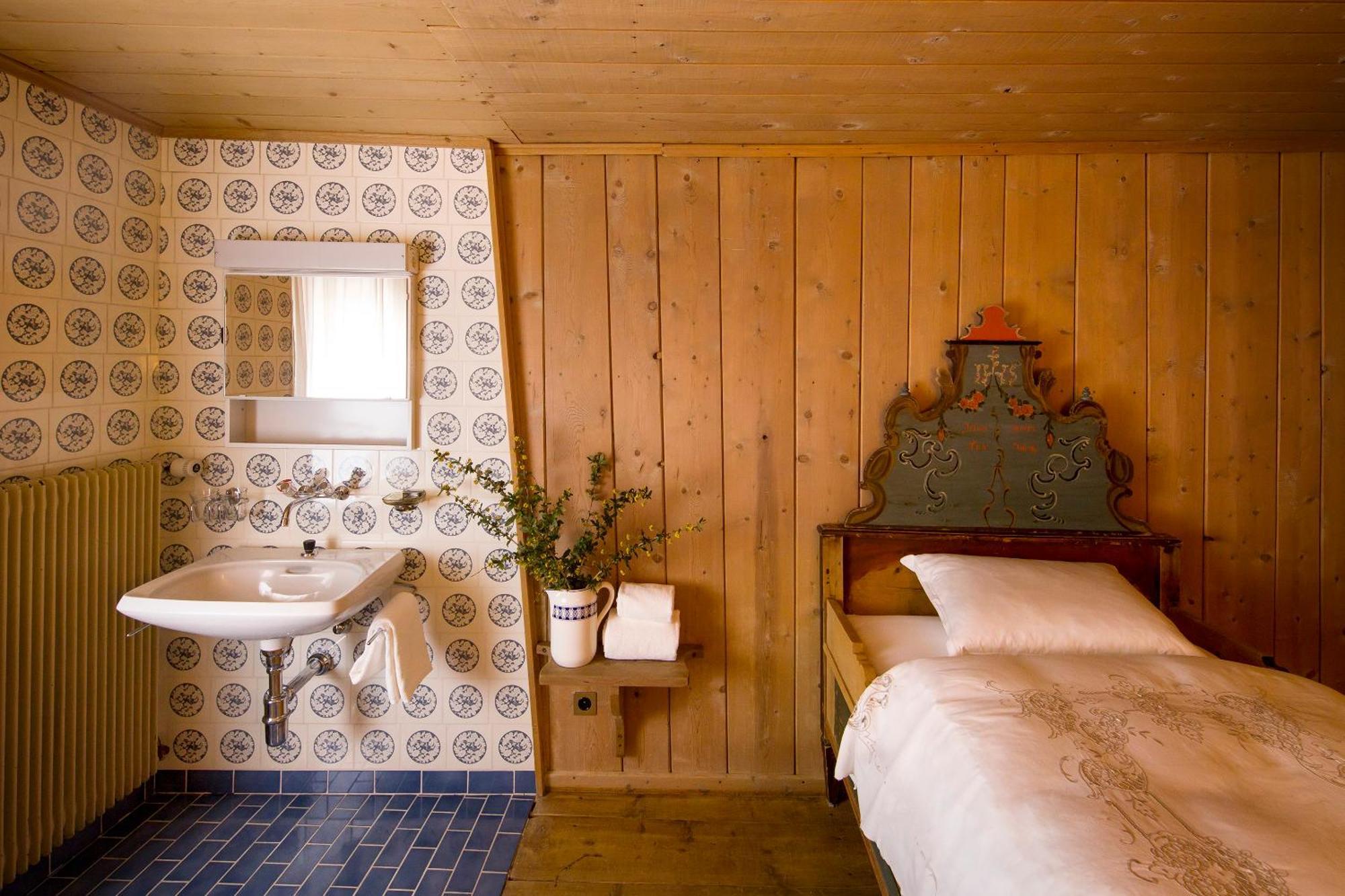 Hotel Chasa Chalavaina Müstair Camera foto