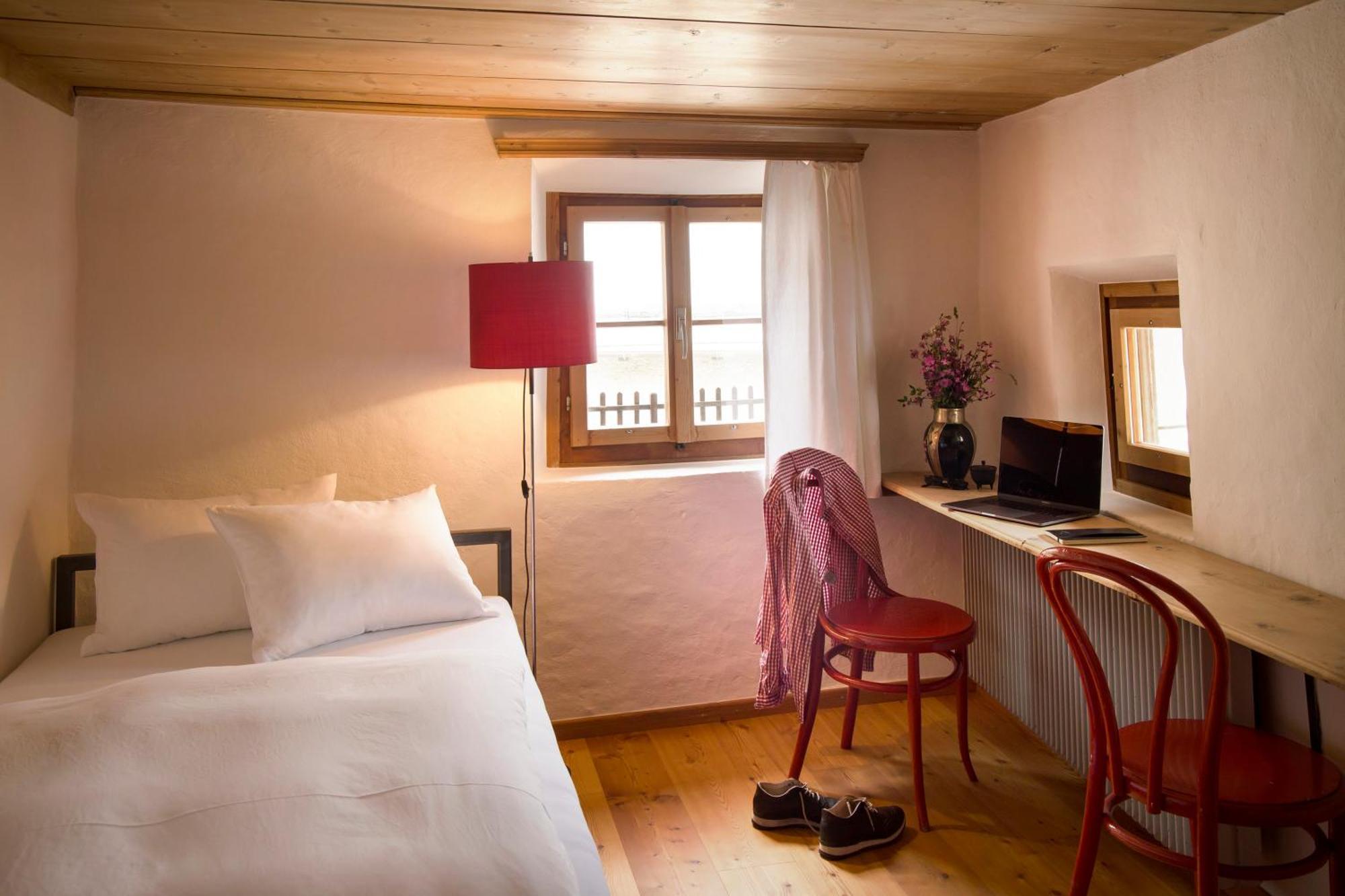 Hotel Chasa Chalavaina Müstair Camera foto